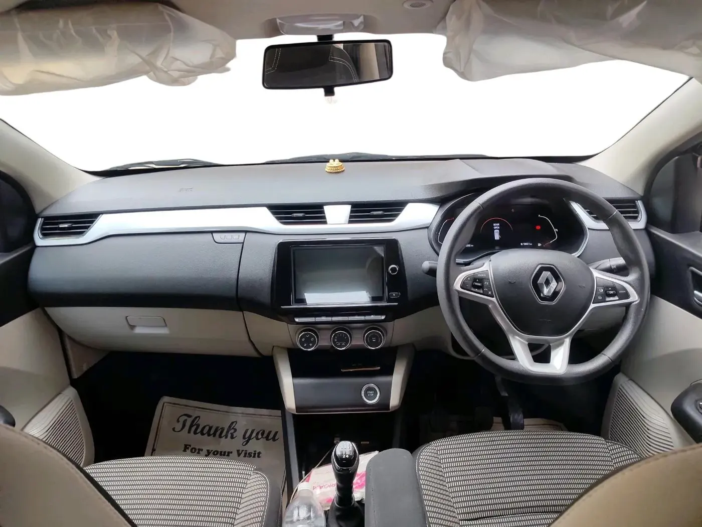 2024 Renault TRIBER RXZ, Petrol, Manual, 8,330 km, interior