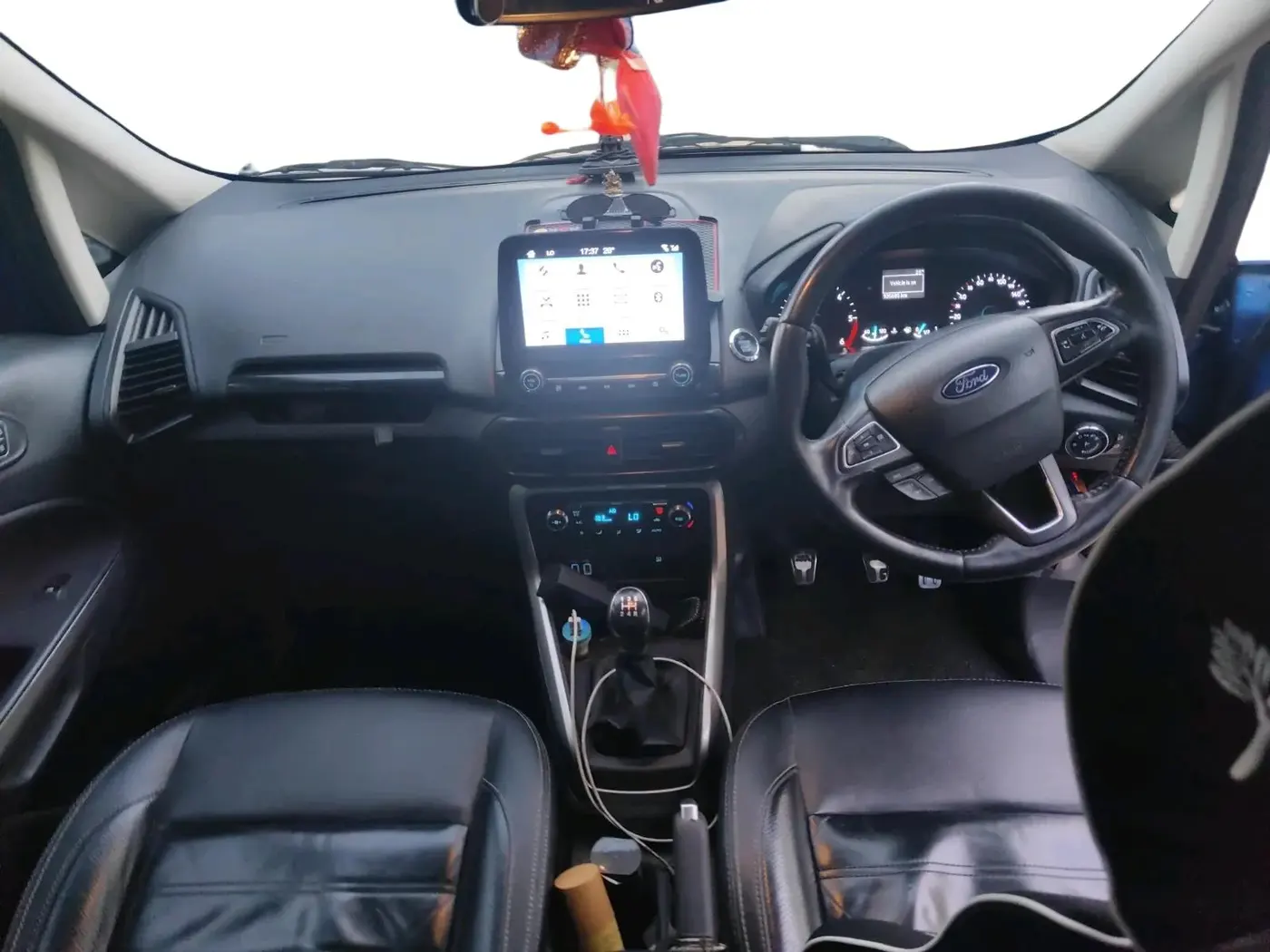 2018 Ford Ecosport TITANIUM 1.5L DIESEL, Diesel, Manual, 1,11,000 km, interior