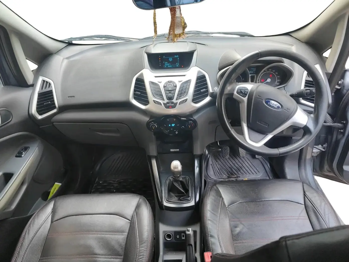 2015 Ford Ecosport TITANIUM 1.5L DIESEL (OPT), Diesel, Manual, 1,35,000 km, interior