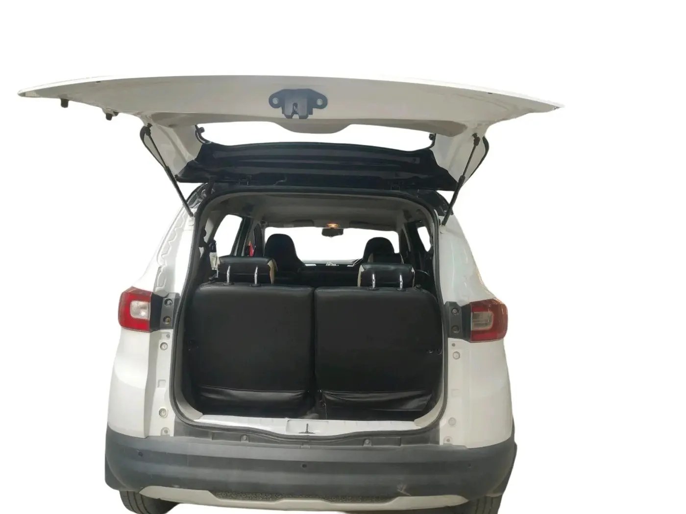 2022 Renault TRIBER RXZ DUAL TONE, Petrol, Manual, 29,219 km, exterior