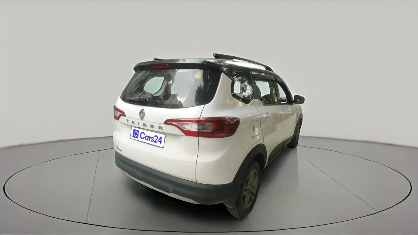 2022 Renault TRIBER RXZ DUAL TONE, Petrol, Manual, 29,219 km, exterior