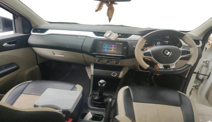 2022 Renault TRIBER RXZ DUAL TONE, Petrol, Manual, 29,219 km, interior