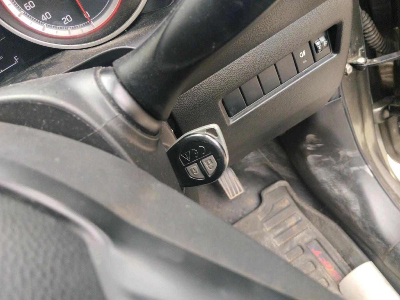 2019 Maruti Swift VXI AMT, Petrol, Automatic, 83,054 km, interior