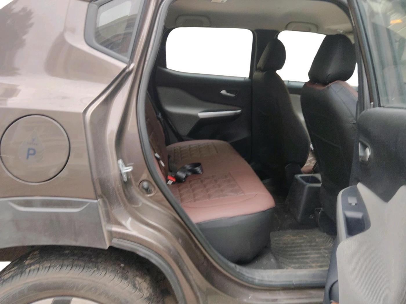 2023 Nissan MAGNITE XL, Petrol, Manual, 5,581 km, interior