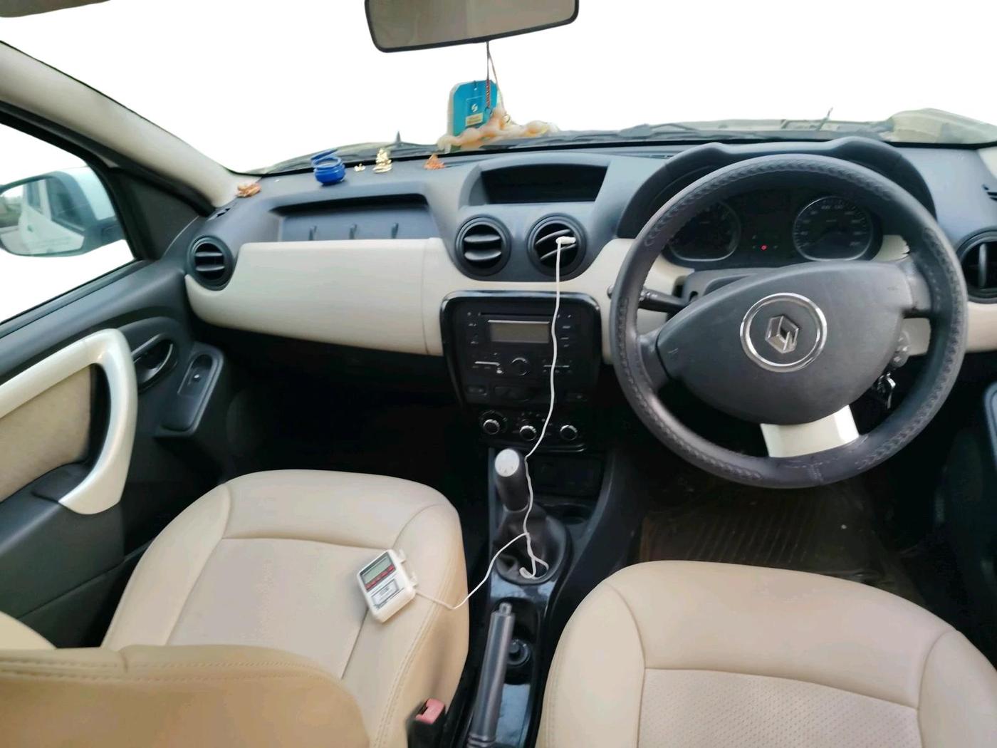 2013 Renault Duster 85 PS RXL DIESEL, Diesel, Manual, 1,33,987 km, interior