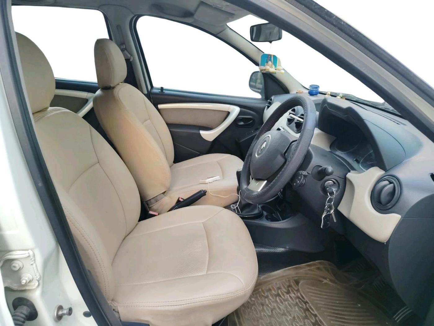 2013 Renault Duster 85 PS RXL DIESEL, Diesel, Manual, 1,33,987 km, interior