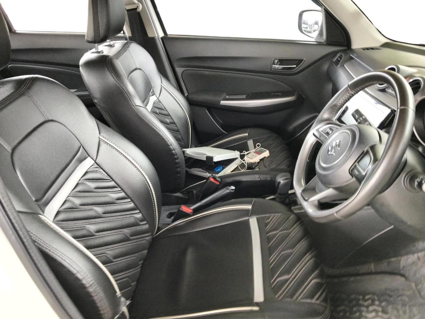2023 Maruti Swift ZXI AMT, Petrol, Automatic, 14,565 km, interior