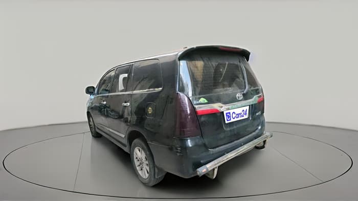 2014 Toyota Innova 2.5 GX 7 STR, Diesel, Manual, 1,58,720 km, exterior