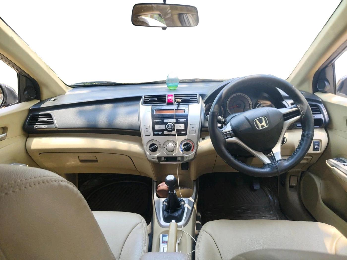 2011 Honda City 1.5L I-VTEC V MT, Petrol, Manual, 1,23,146 km, interior