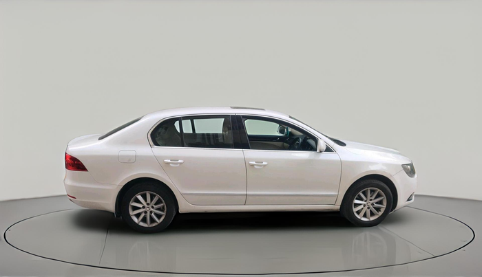 2015 Skoda Superb ELEGANCE 1.8 TSI AT, Petrol, Automatic, 1,96,851 km, exterior