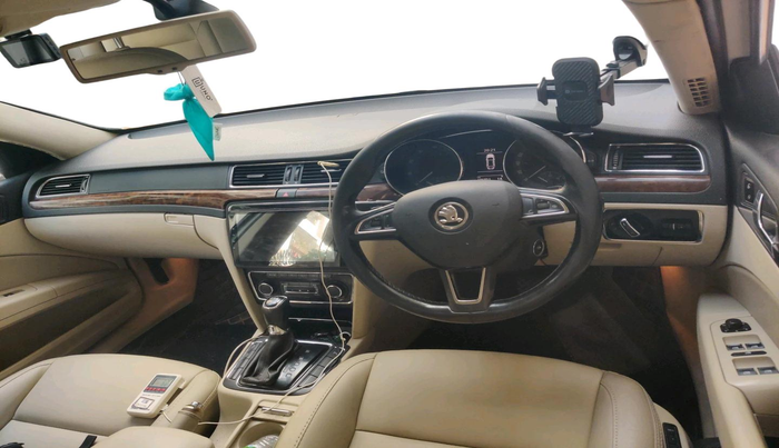 2015 Skoda Superb ELEGANCE 1.8 TSI AT, Petrol, Automatic, 1,96,851 km, interior