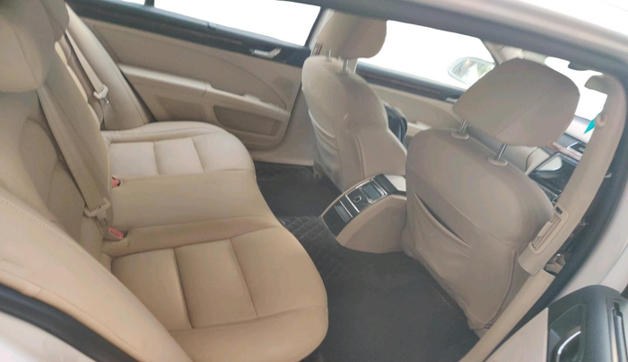 2015 Skoda Superb ELEGANCE 1.8 TSI AT, Petrol, Automatic, 1,96,851 km, interior