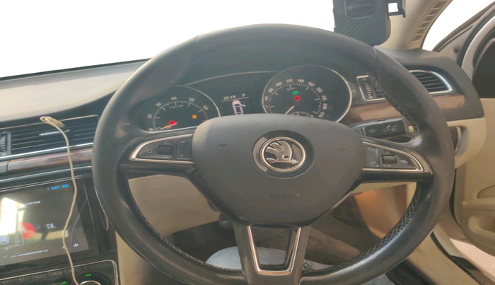 2015 Skoda Superb ELEGANCE 1.8 TSI AT, Petrol, Automatic, 1,96,851 km, interior