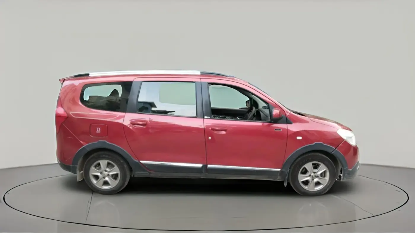 2016 Renault Lodgy 110 PS WORLD EDITION 8 STR, Diesel, Manual, 1,21,462 km, exterior