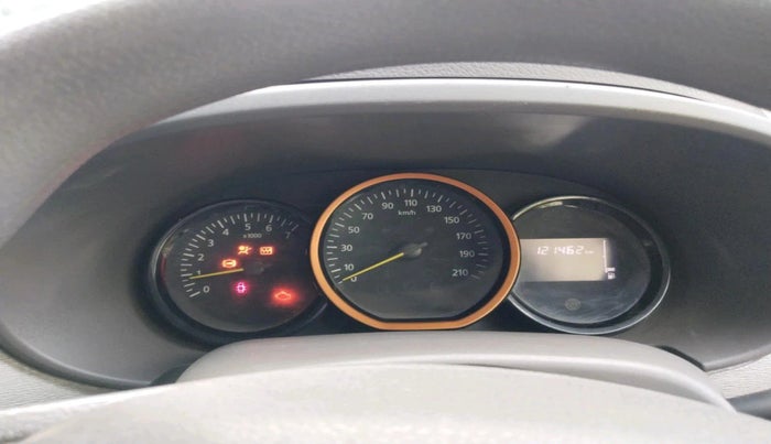 2016 Renault Lodgy 110 PS WORLD EDITION 8 STR, Diesel, Manual, 1,21,462 km, interior