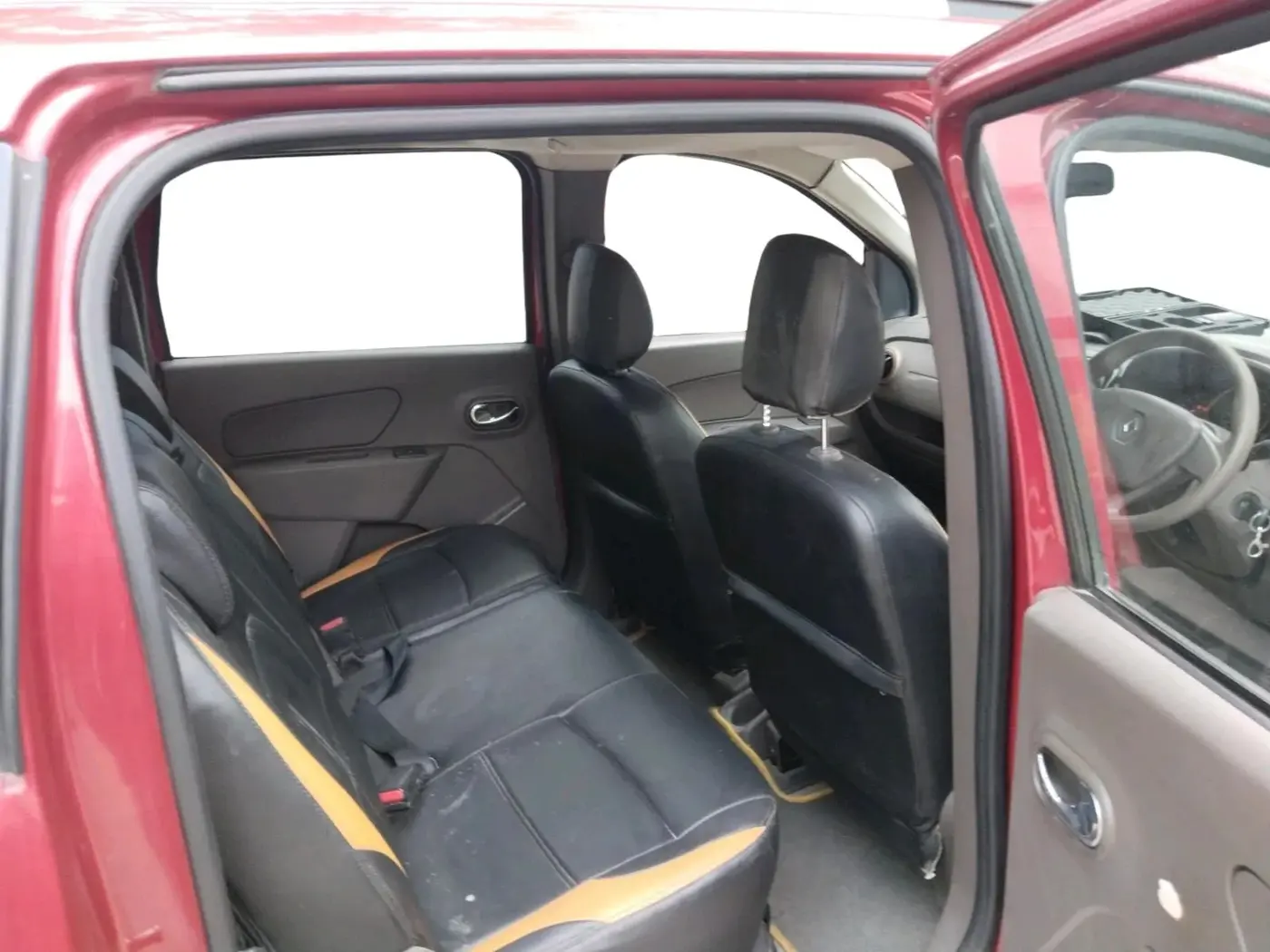 2016 Renault Lodgy 110 PS WORLD EDITION 8 STR, Diesel, Manual, 1,21,462 km, interior