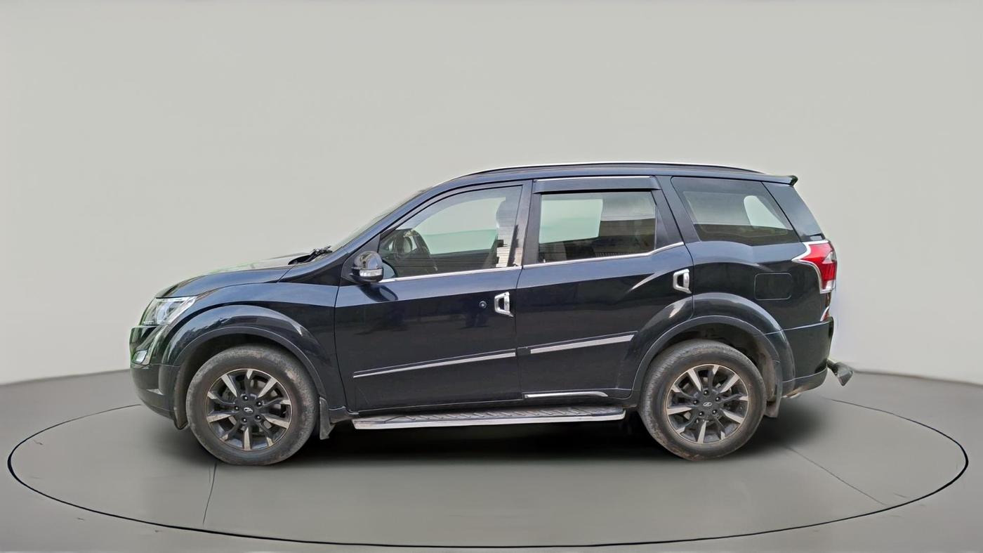 2019 Mahindra XUV500 W11, Diesel, Manual, 1,56,528 km, exterior