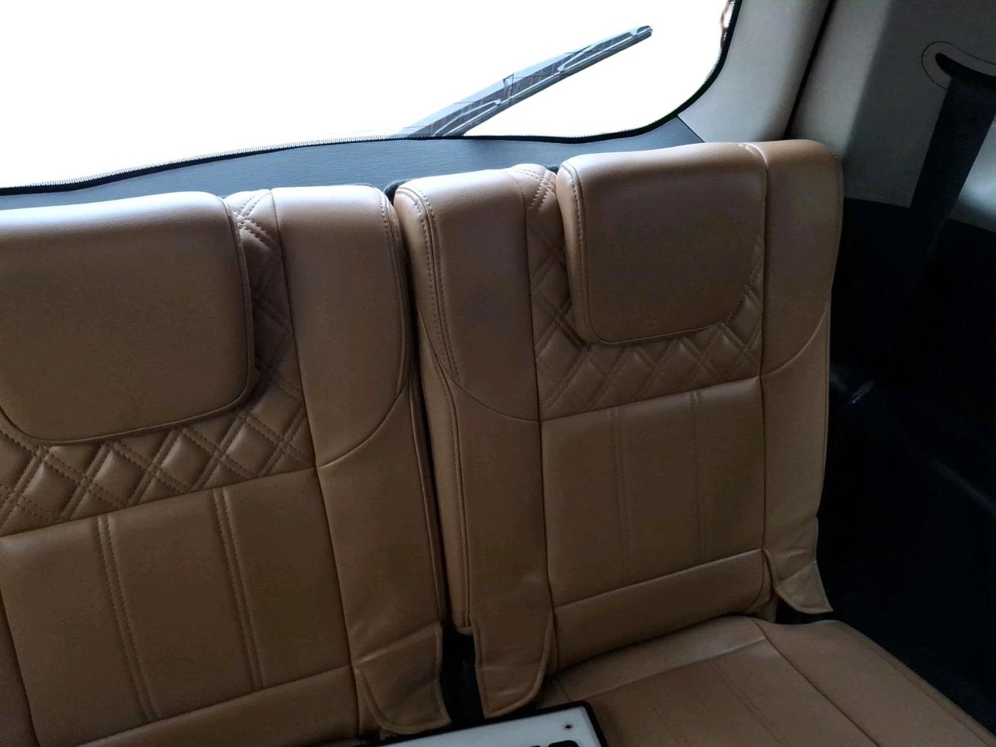 2019 Mahindra XUV500 W11, Diesel, Manual, 1,56,528 km, interior