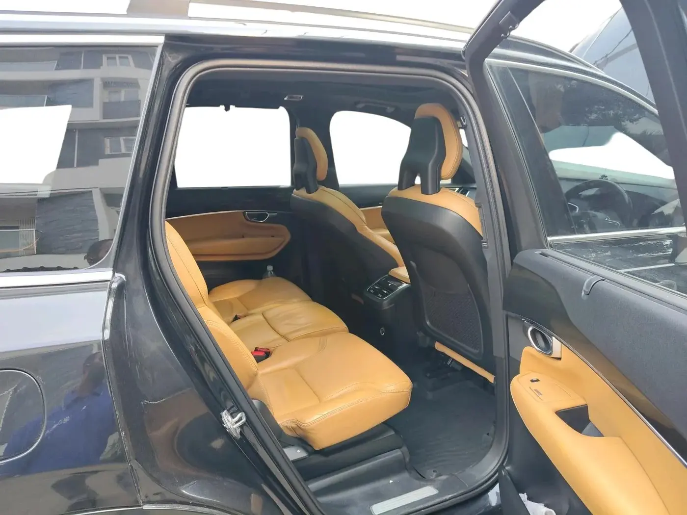 2017 Volvo XC 90 D5 MOMENTUM, Diesel, Automatic, 1,17,844 km, interior