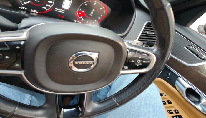 2017 Volvo XC 90 D5 MOMENTUM, Diesel, Automatic, 1,17,844 km, interior