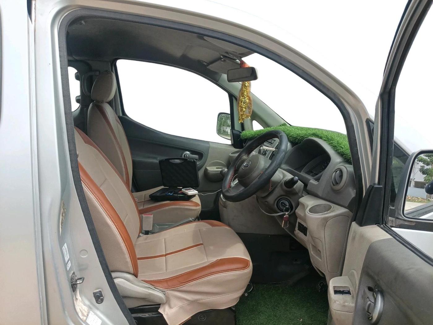 2013 Nissan Evalia XL, Diesel, Manual, 1,86,433 km, interior