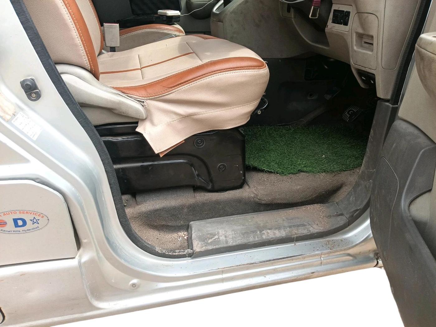 2013 Nissan Evalia XL, Diesel, Manual, 1,86,433 km, interior