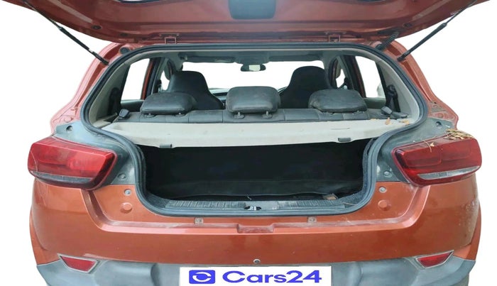 2016 Mahindra Kuv100 K8 D 6 STR, Diesel, Manual, 8,50,302 km, exterior