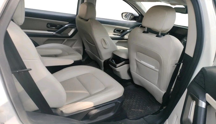 2021 Tata Safari XZ PLUS 6 S, Diesel, Manual, 1,00,638 km, interior
