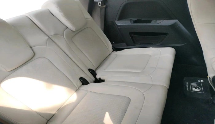 2021 Tata Safari XZ PLUS 6 S, Diesel, Manual, 1,00,638 km, interior