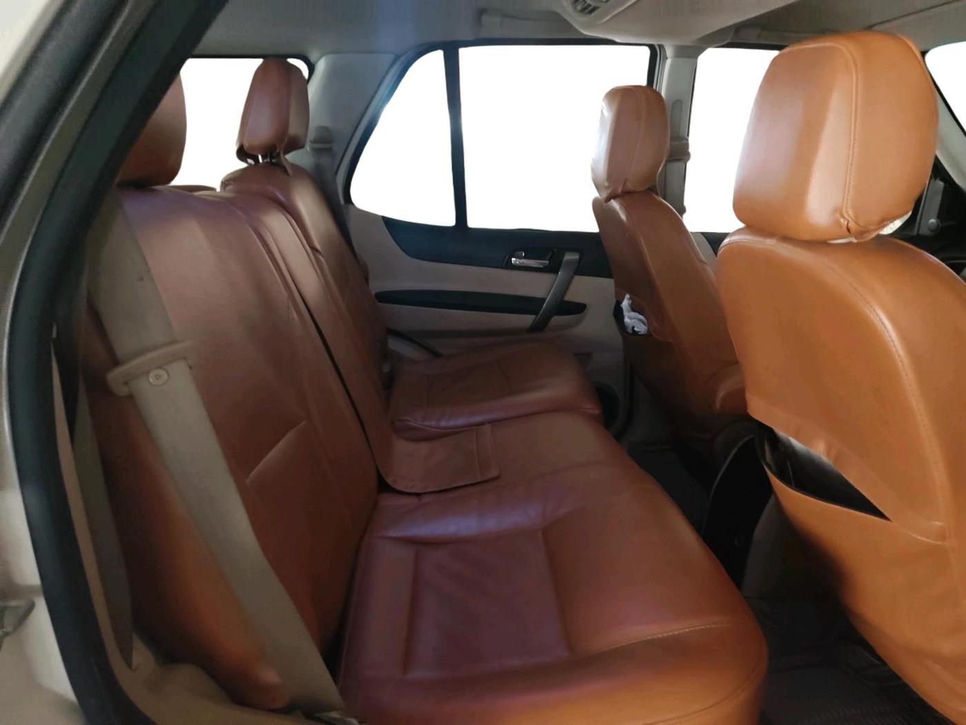 2014 Tata Safari Storme 2.2 EX 4X2, Diesel, Manual, 2,17,453 km, interior