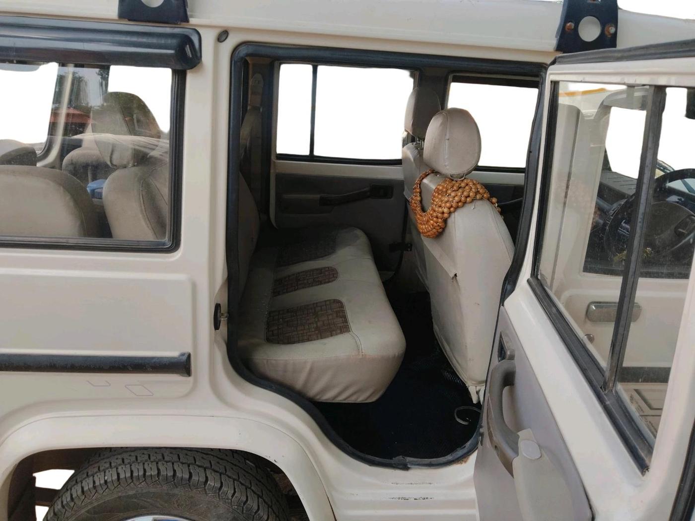 2016 Mahindra Bolero ZLX BS IV, Diesel, Manual, 1,83,097 km, interior