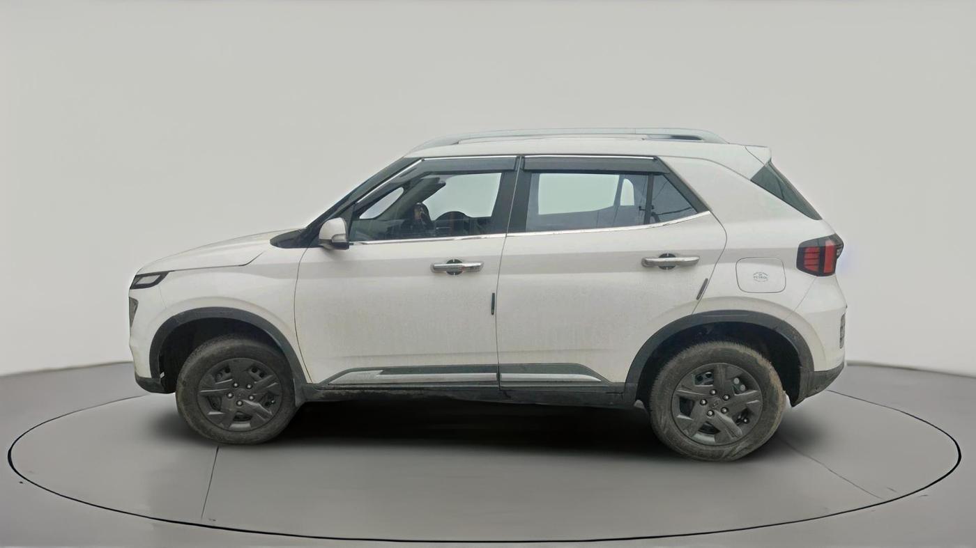 2024 Hyundai VENUE SX 1.2 PETROL, Petrol, Manual, 15,581 km, exterior