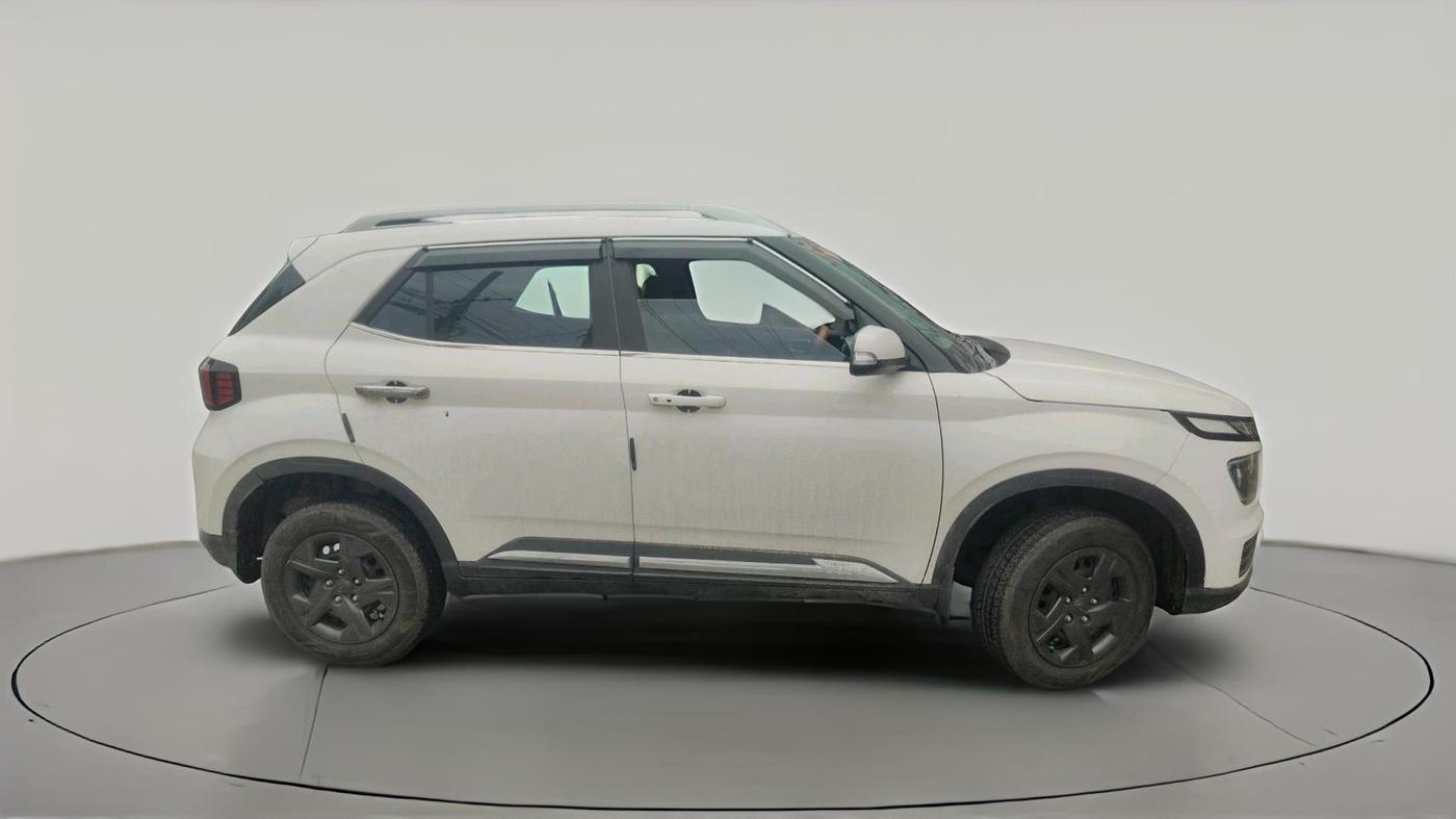 2024 Hyundai VENUE SX 1.2 PETROL, Petrol, Manual, 15,581 km, exterior