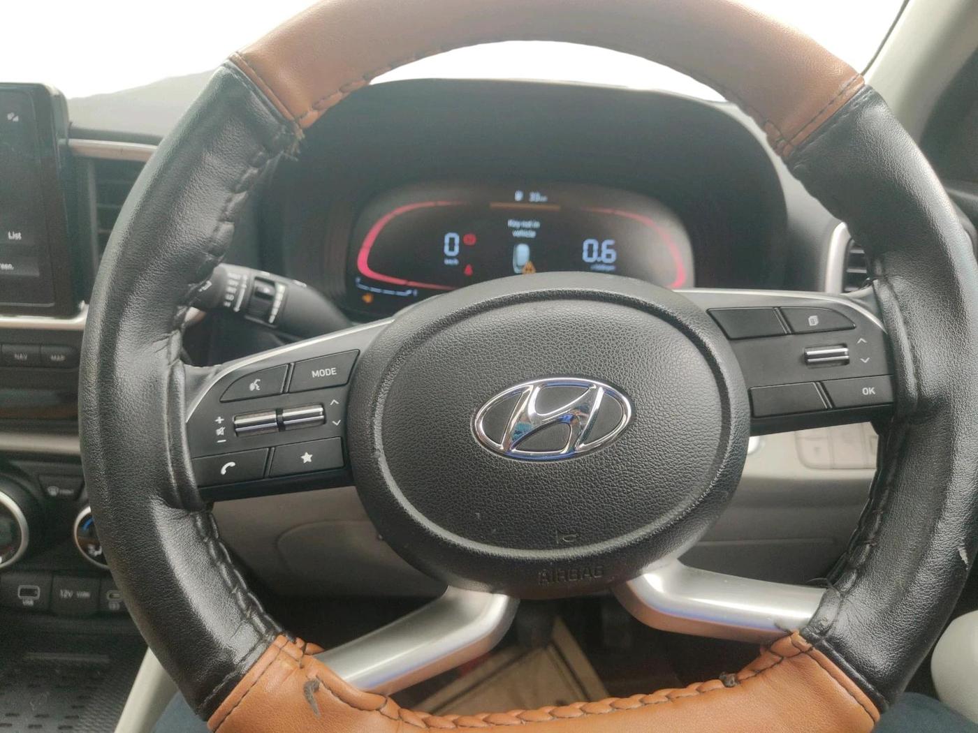 2024 Hyundai VENUE SX 1.2 PETROL, Petrol, Manual, 15,581 km, interior