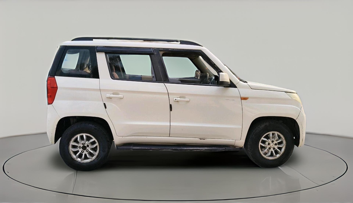 2015 Mahindra TUV300 T8, Diesel, Manual, 2,22,622 km, exterior