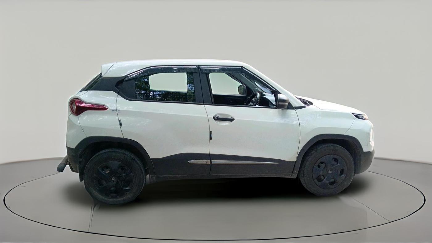 2024 Tata PUNCH PURE MT CNG, CNG, Manual, 33,769 km, exterior
