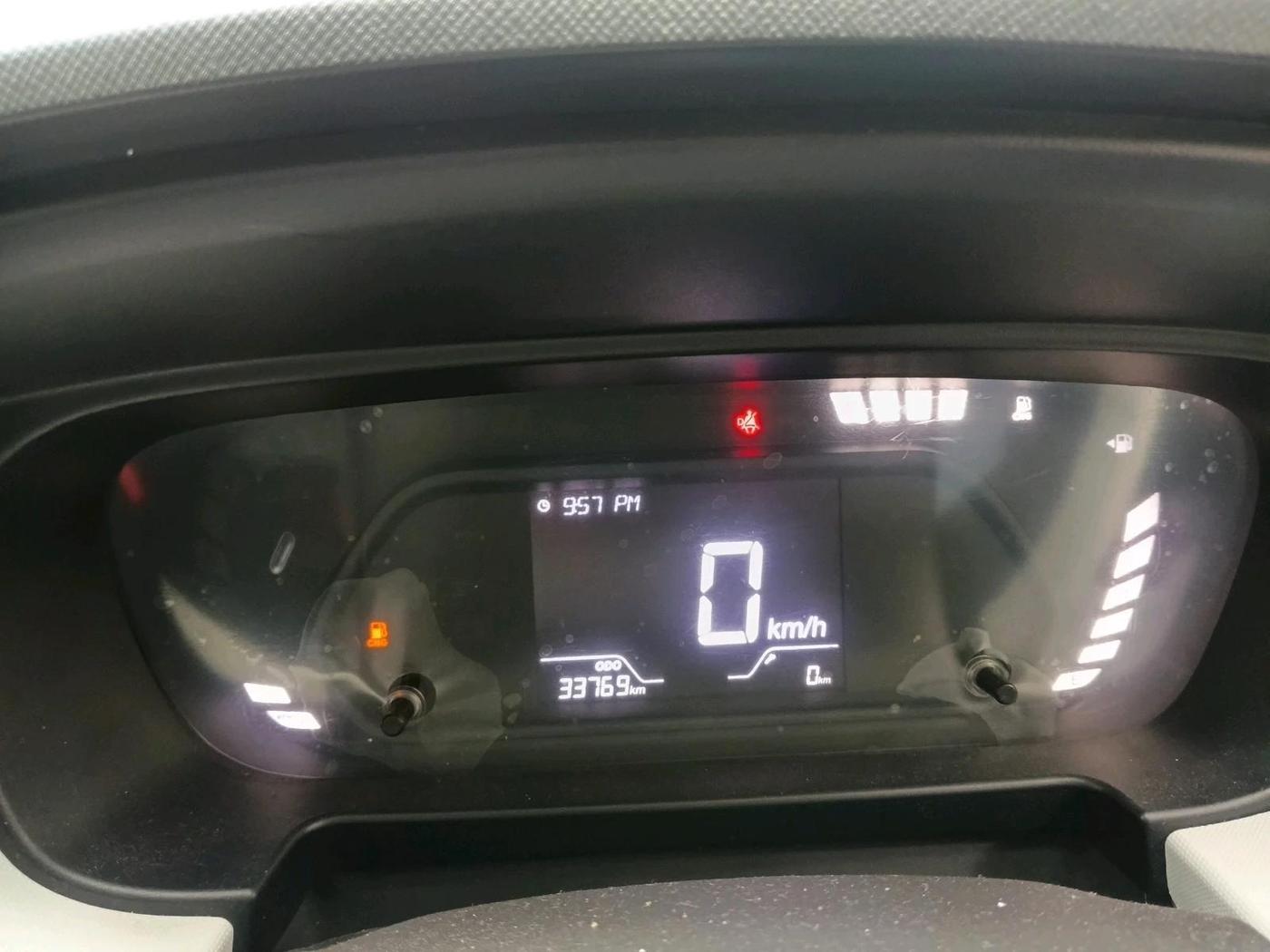 2024 Tata PUNCH PURE MT CNG, CNG, Manual, 33,769 km, interior