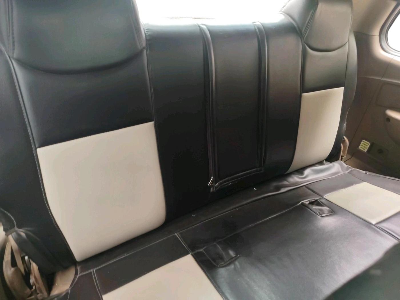 2012 Mahindra Xylo E4, Diesel, Manual, 2,40,591 km, interior