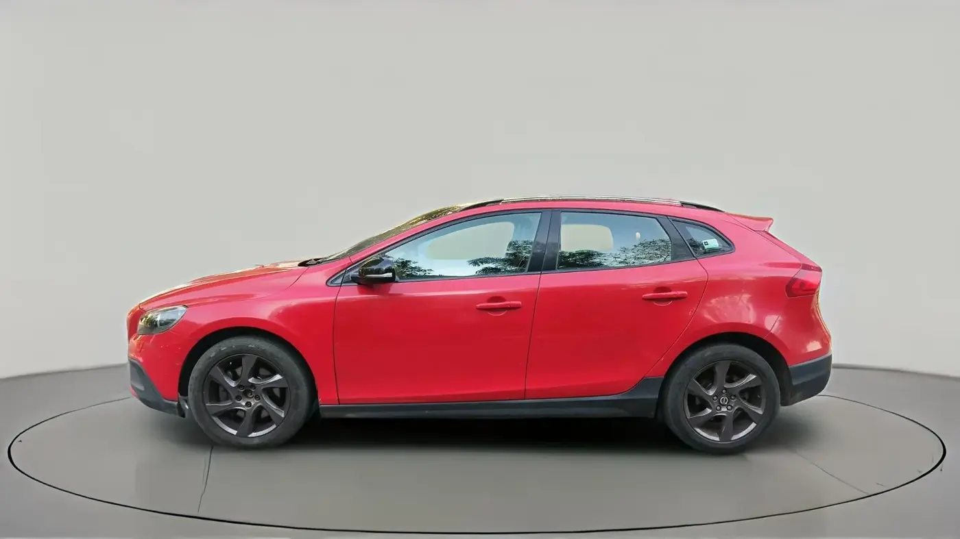 2013 Volvo V40 Cross Country D3, Diesel, Automatic, 1,48,390 km, exterior
