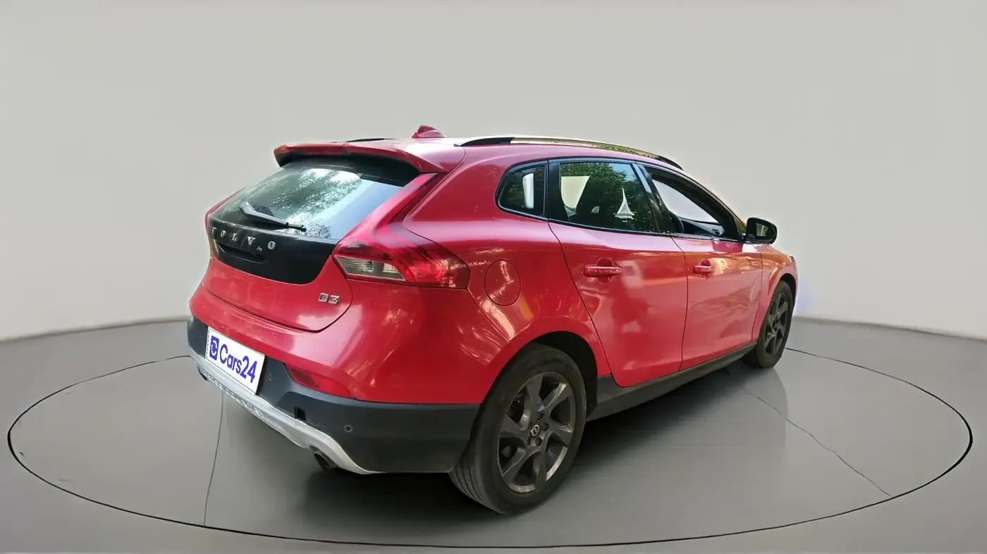 2013 Volvo V40 Cross Country D3, Diesel, Automatic, 1,48,390 km, exterior