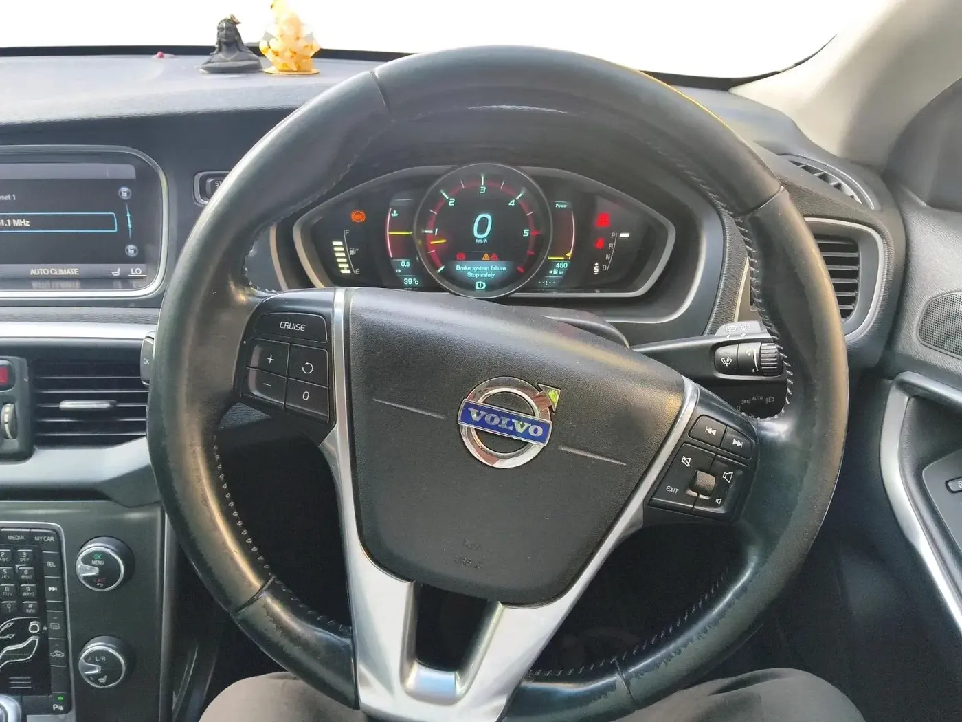 2013 Volvo V40 Cross Country D3, Diesel, Automatic, 1,48,390 km, interior