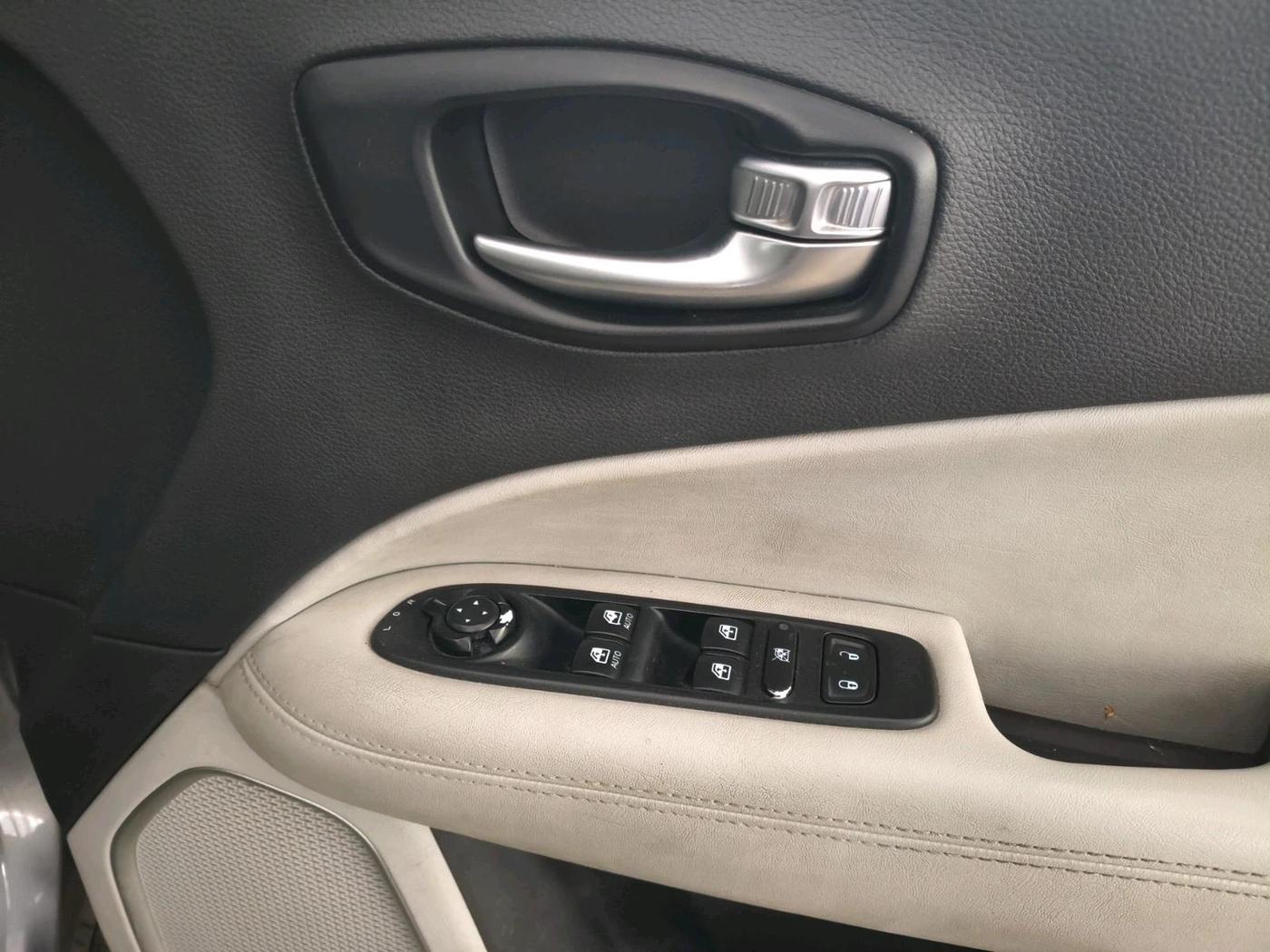 2020 Jeep Compass LONGITUDE PLUS 2.0 DIESEL, Diesel, Manual, 1,24,999 km, interior