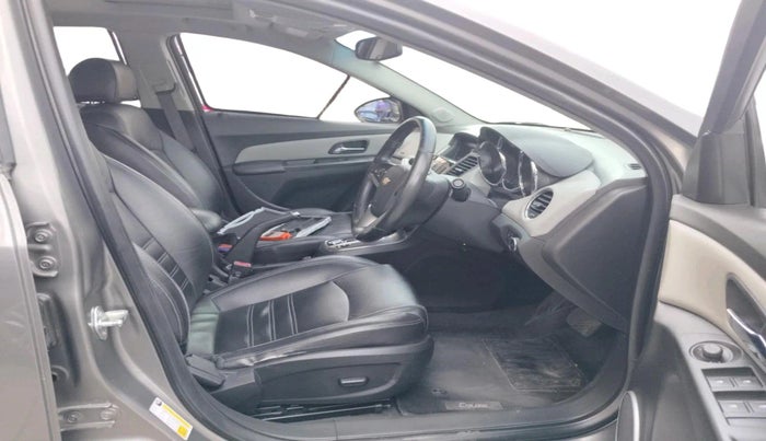 2015 Chevrolet Cruze LTZ AT, Diesel, Automatic, 1,58,524 km, interior