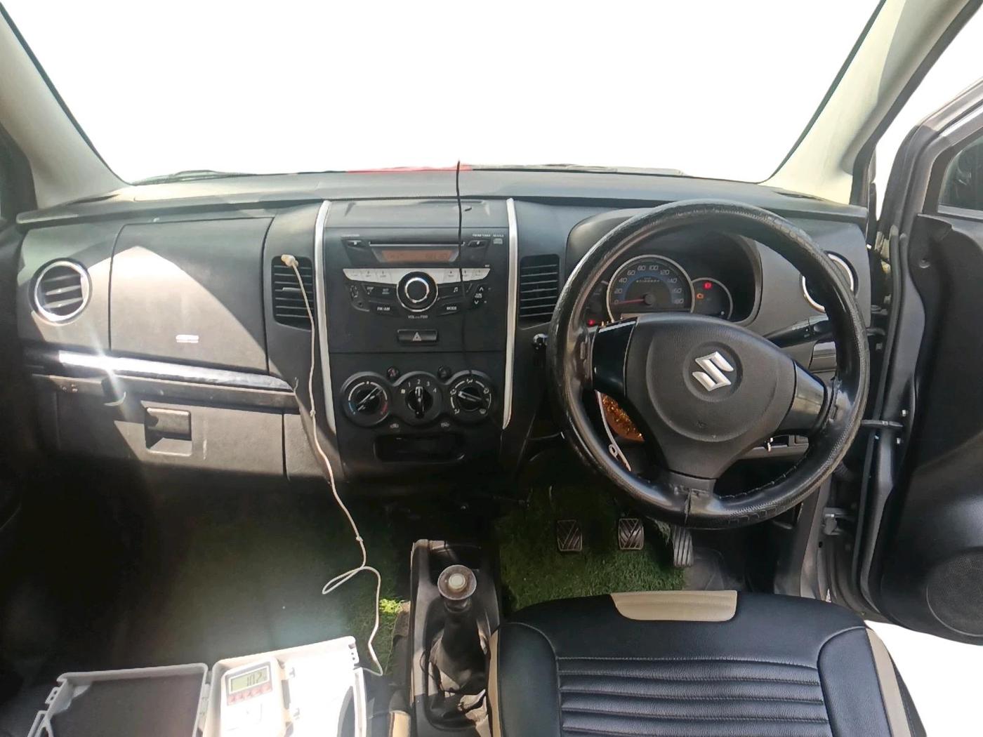 2013 Maruti Wagon R Stingray VXI, Petrol, Manual, 73,702 km, interior