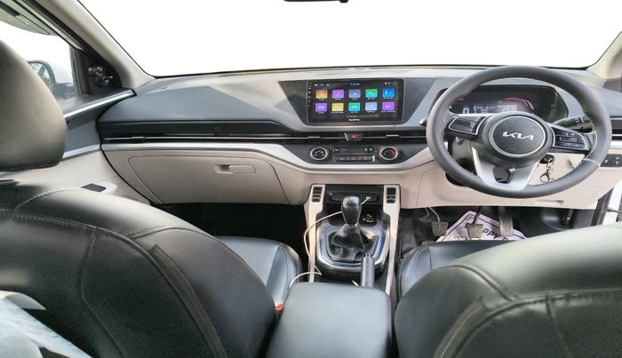 2022 KIA CARENS LUXURY PLUS 1.4 PETROL 7 STR, Petrol, Manual, 92,610 km, interior