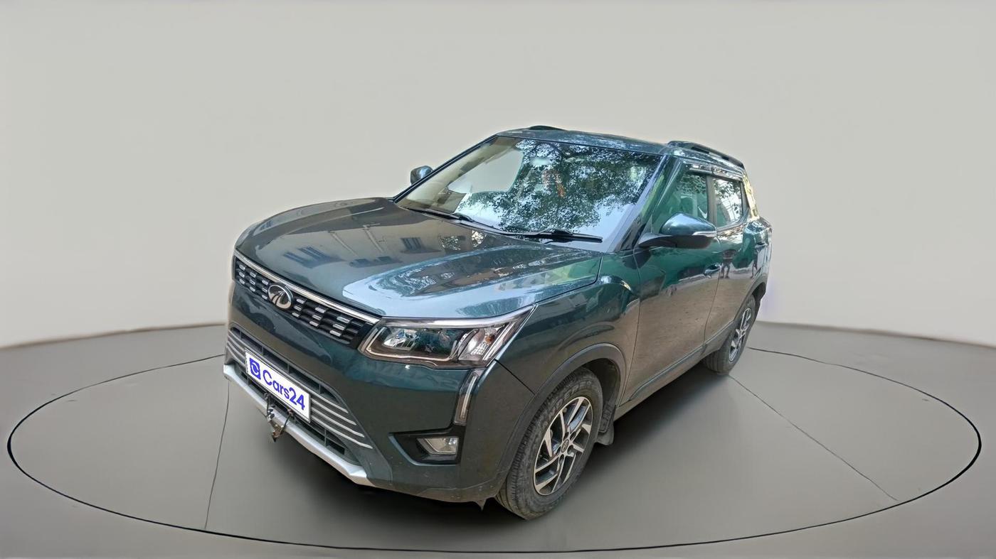 2022 Mahindra XUV300 W8 (O) 1.2 PETROL AMT, Petrol, Automatic, 31,665 km, exterior