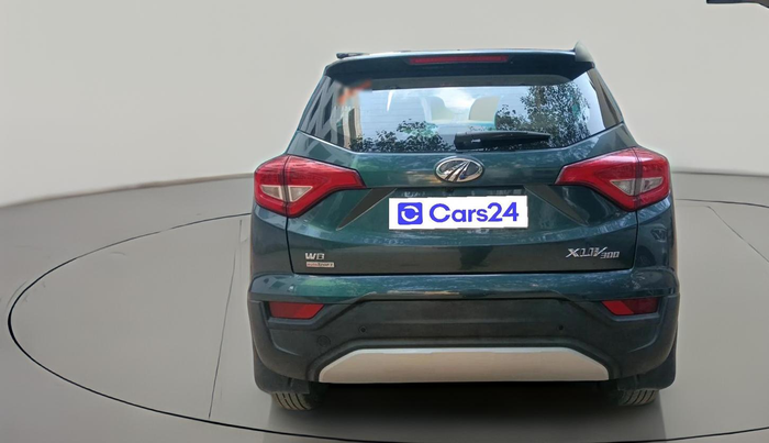 2022 Mahindra XUV300 W8 (O) 1.2 PETROL AMT, Petrol, Automatic, 31,665 km, exterior