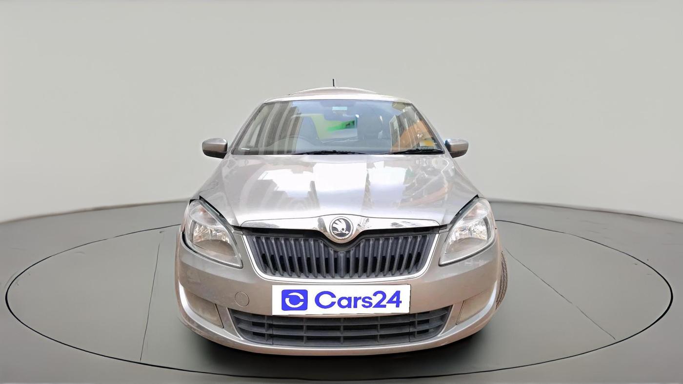 2013 Skoda Rapid AMBITION 1.6 TDI CR MT PLUS, Diesel, Manual, 1,61,694 km, exterior