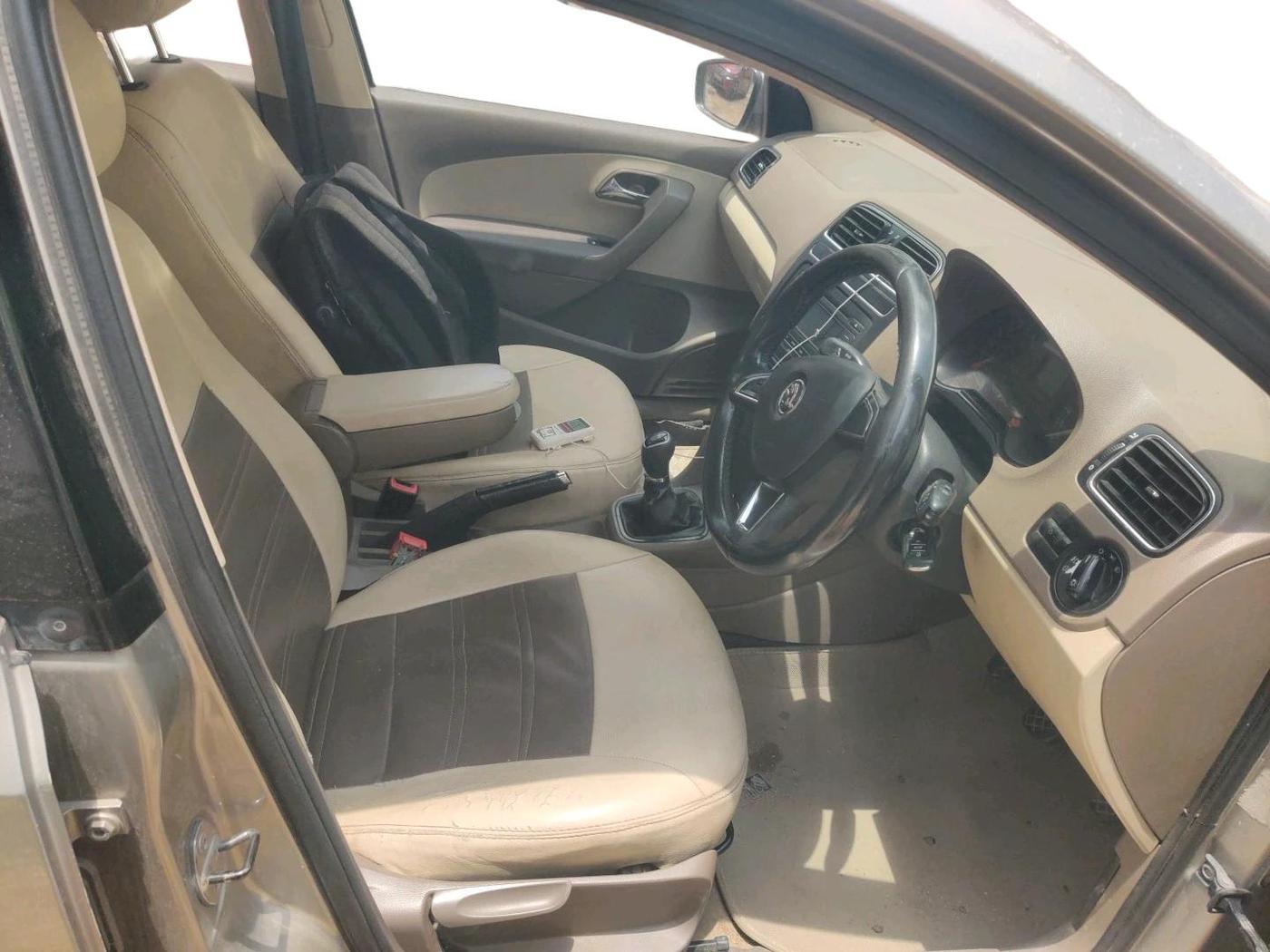2013 Skoda Rapid AMBITION 1.6 TDI CR MT PLUS, Diesel, Manual, 1,61,694 km, interior