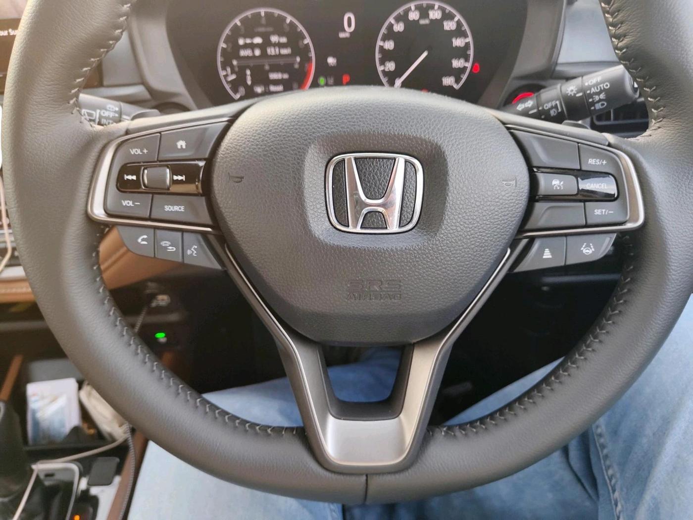2025 Honda ELEVATE ZX CVT, Petrol, Automatic, 2,701 km, interior